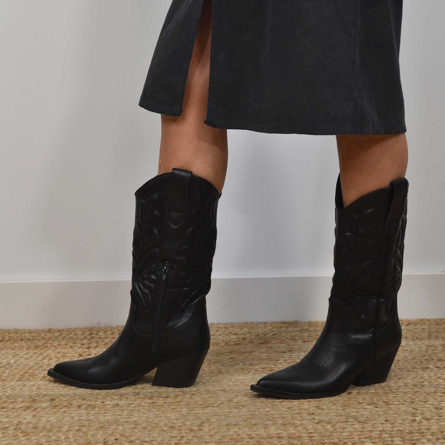 botas-negras-cowboy-056jbw-1.jpg